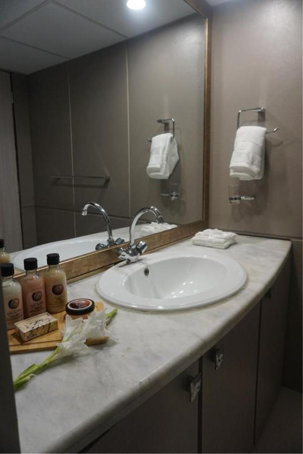Airport Hotel Карачі Екстер'єр фото